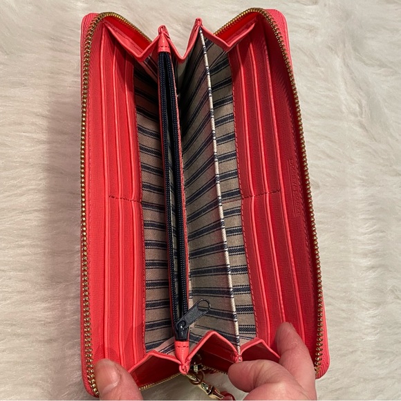 Dooney & Bourke 2 pc Saffiano Hobo & Wristlet - Picture 8 of 14